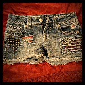 Miss me jean shorts size 25
